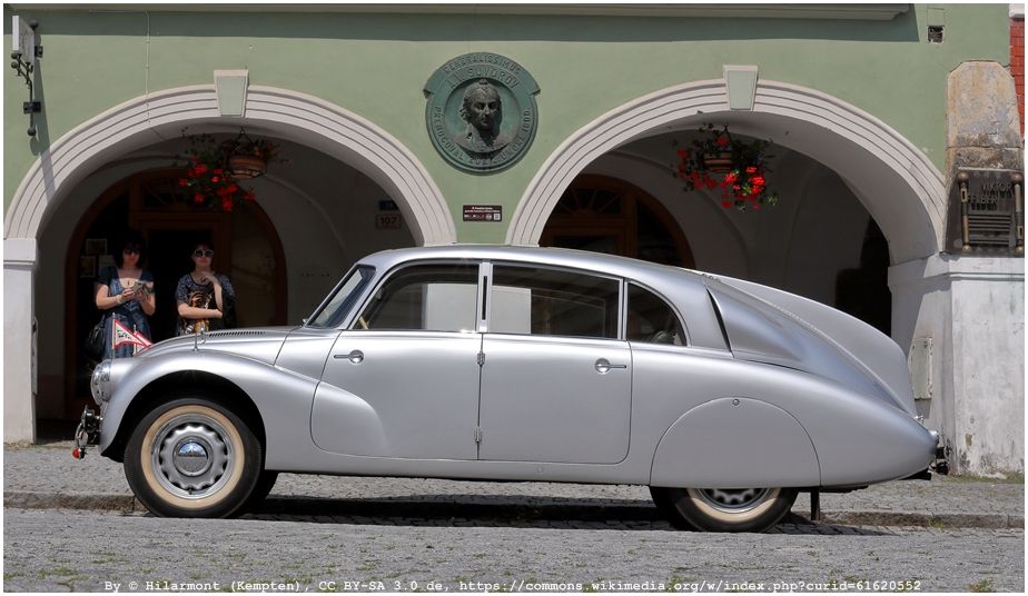 Tatra_87_(Foto_Hilarmont)-cr-R